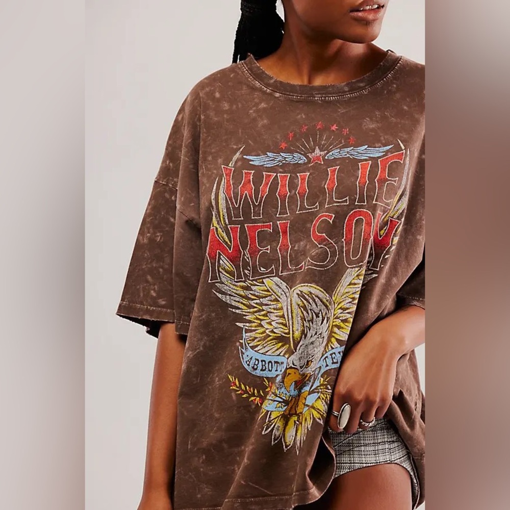 Daydreamer Willie Nelson Tee